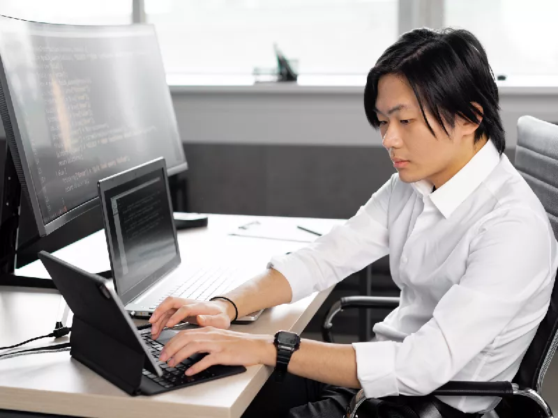 【未経験OK】自動車業界でエンジニアに！研修×将来的には在宅も＜愛知県＞