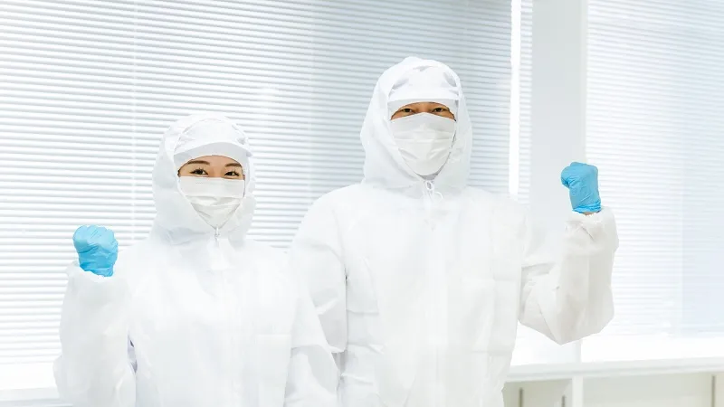 ★未経験からでもOK★【製造技術系の正社員募集】各種半導体製造装置の組立・調整・日勤専属/寮費半額補助/資格取得支援あり/未経験であこがれの海外勤務も♪